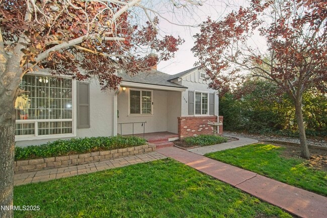 Building Photo - 1418 E St