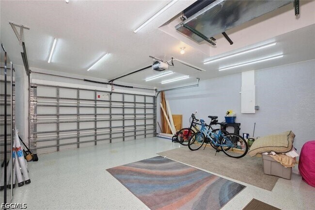 Building Photo - 5507 SW 14th Pl