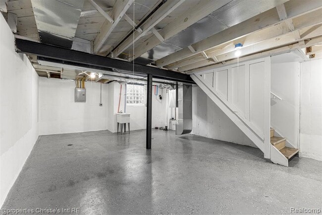 Building Photo - 10842 Nottingham Rd