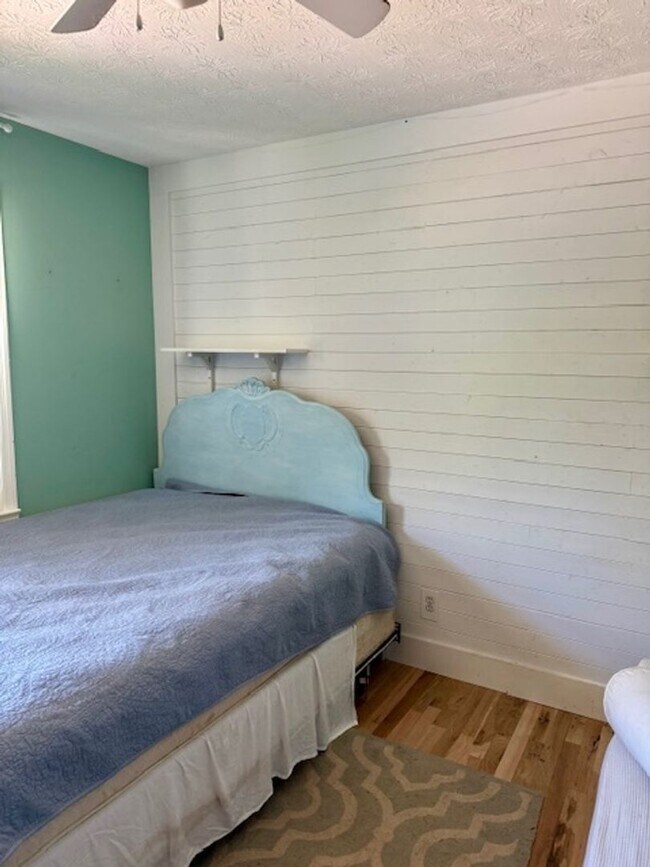 Building Photo - Charming 3BR House in Madisonville