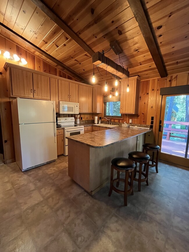 Building Photo - 510 Little Mountain Ln