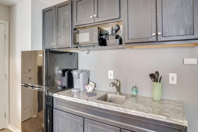 Building Photo - 6380 S Boston St