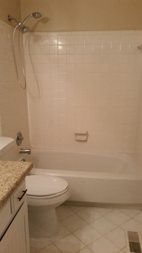 Up Stairs Bath - 1704 Twin Brooks Dr SE