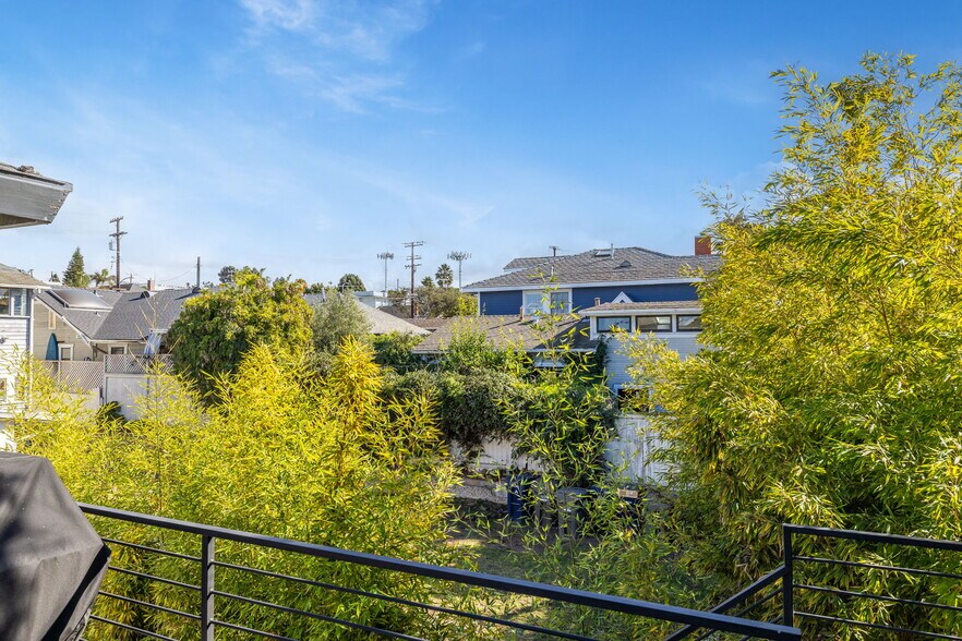 Building Photo - 321 N Gertruda Ave