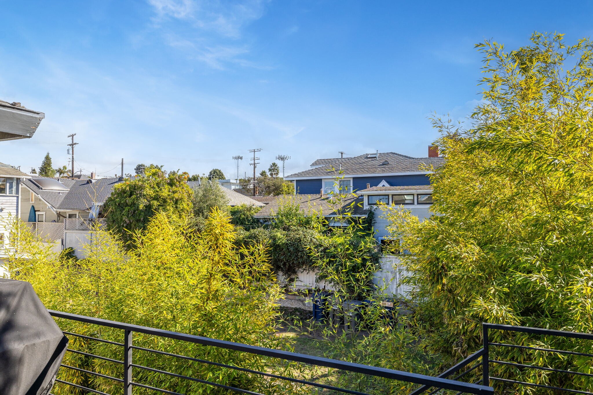 Building Photo - 321 N Gertruda Ave