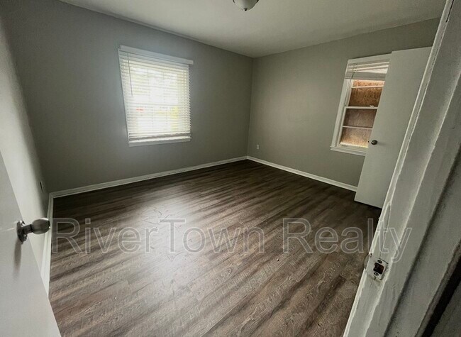 Building Photo - 1423 Abernathy Rd