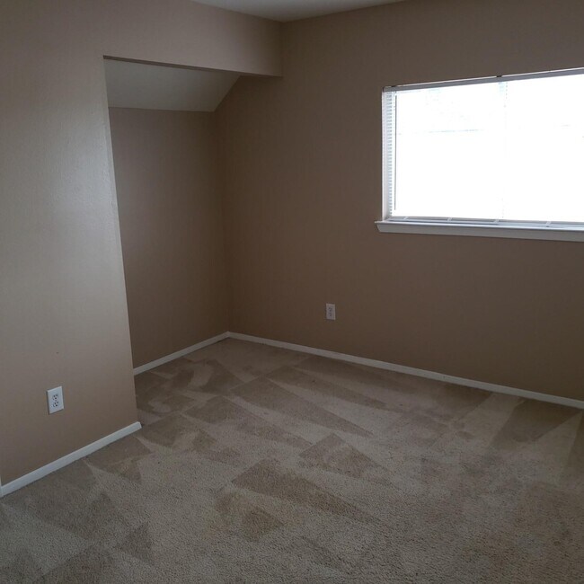 Building Photo - 1569 Nichole Woods Dr