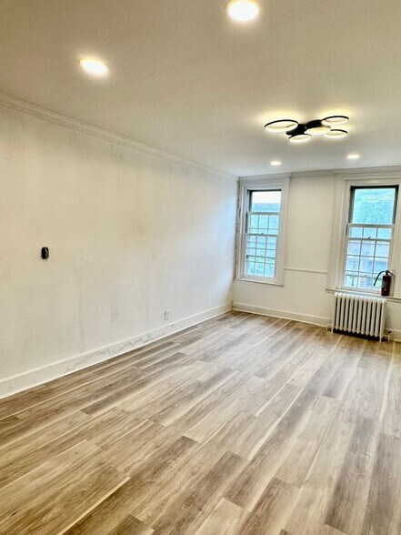 Building Photo - 328 High St