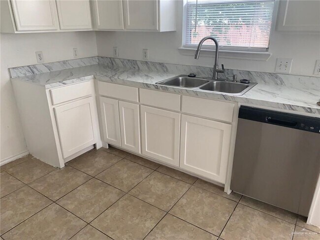 Building Photo - 4205 Santa Lucia St