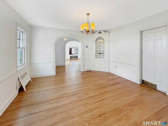 Building Photo - 17 Seaview Ave