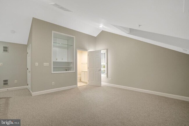 Building Photo - 1210 Roundhouse Ln