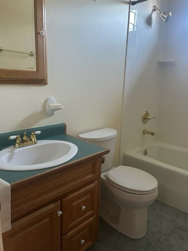 Building Photo - Historic 3-bedroom, 1-bath home in Downtown Glenwood Springs!