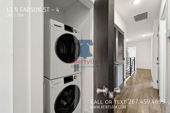 Building Photo - 13 Farson St