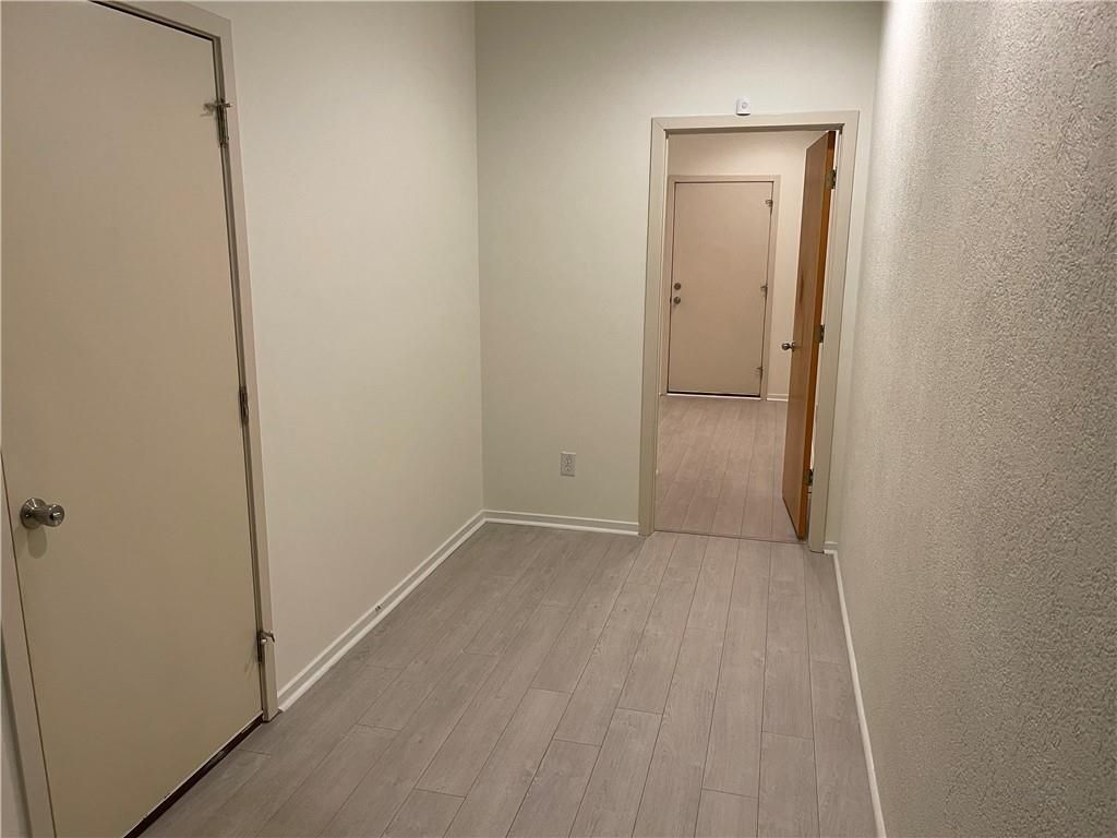 Building Photo - 1325 Peachtree View NE