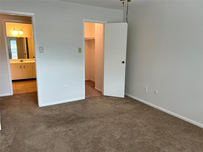 Building Photo - 8801 Hammerly Blvd