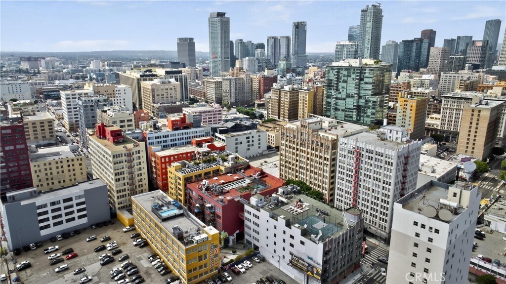 Building Photo - 738 S Los Angeles St