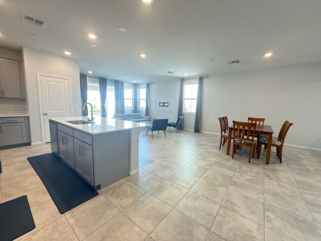 Building Photo - 3618 Tondela Ln