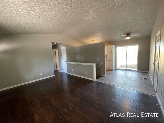 Building Photo - 2115 Bainbridge Rd