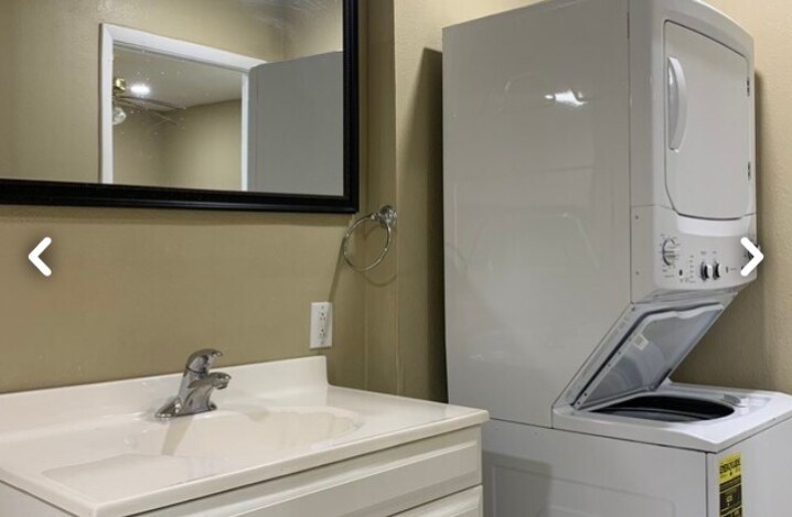 Building Photo - 129 Springwood Cir