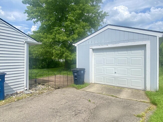 Building Photo - 1117 Kay Pkwy