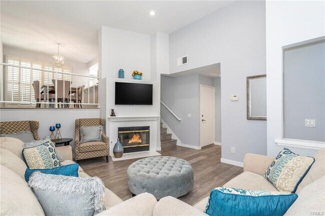 Building Photo - 5455 Sylmar Ave