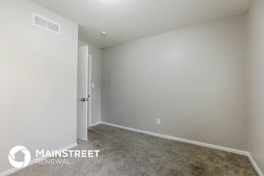 Building Photo - 516 Concord St