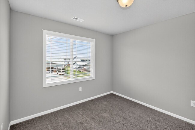 Building Photo - ALTOONA GEM!! 3 Bedroom, 2 Bathroom Home in Altoona!