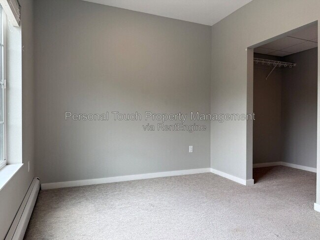 Building Photo - 600 8th St S