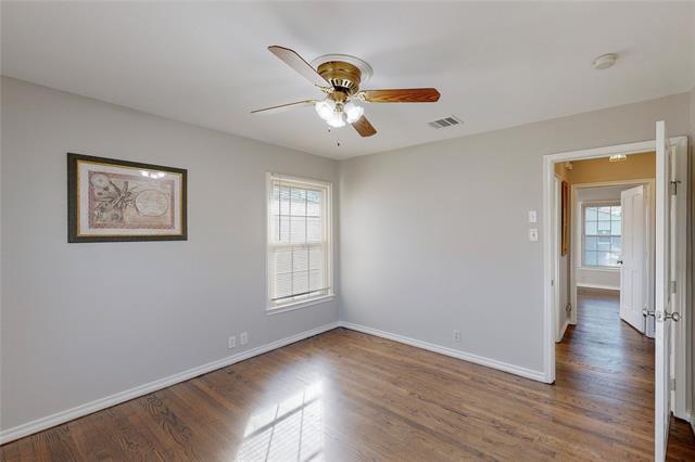 Building Photo - 2702 Tolosa Dr