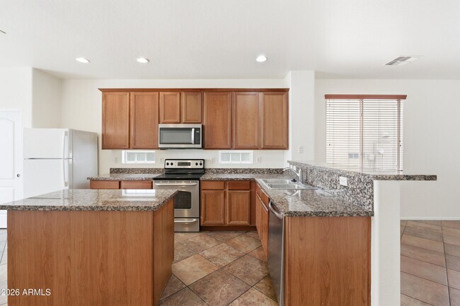 Building Photo - 4157 E Santa Fe Ln