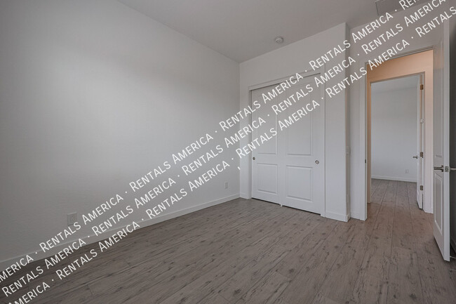 Building Photo - 16720 E Melanie Dr