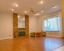 Building Photo - 324 S Palo Cedro Dr