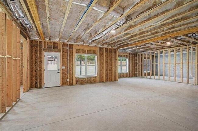 Building Photo - 133 W Putnam Ferry Rd