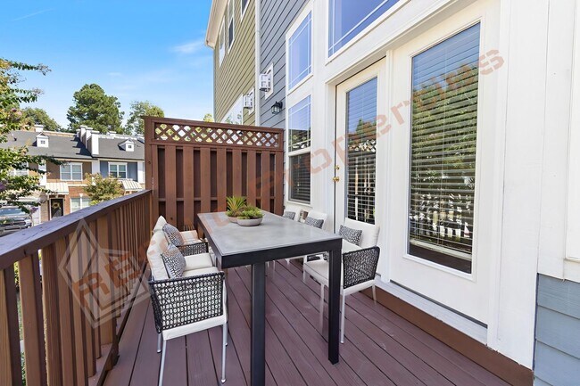 Building Photo - No Carpet! Beautiful 3-Story Townhome with...
