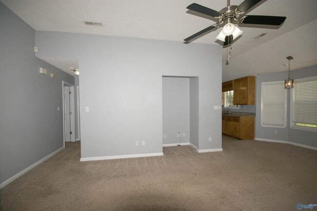 Building Photo - 215 Cypress Creek Dr