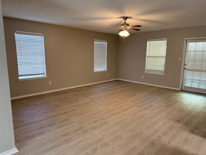 Building Photo - Sierra Apartments