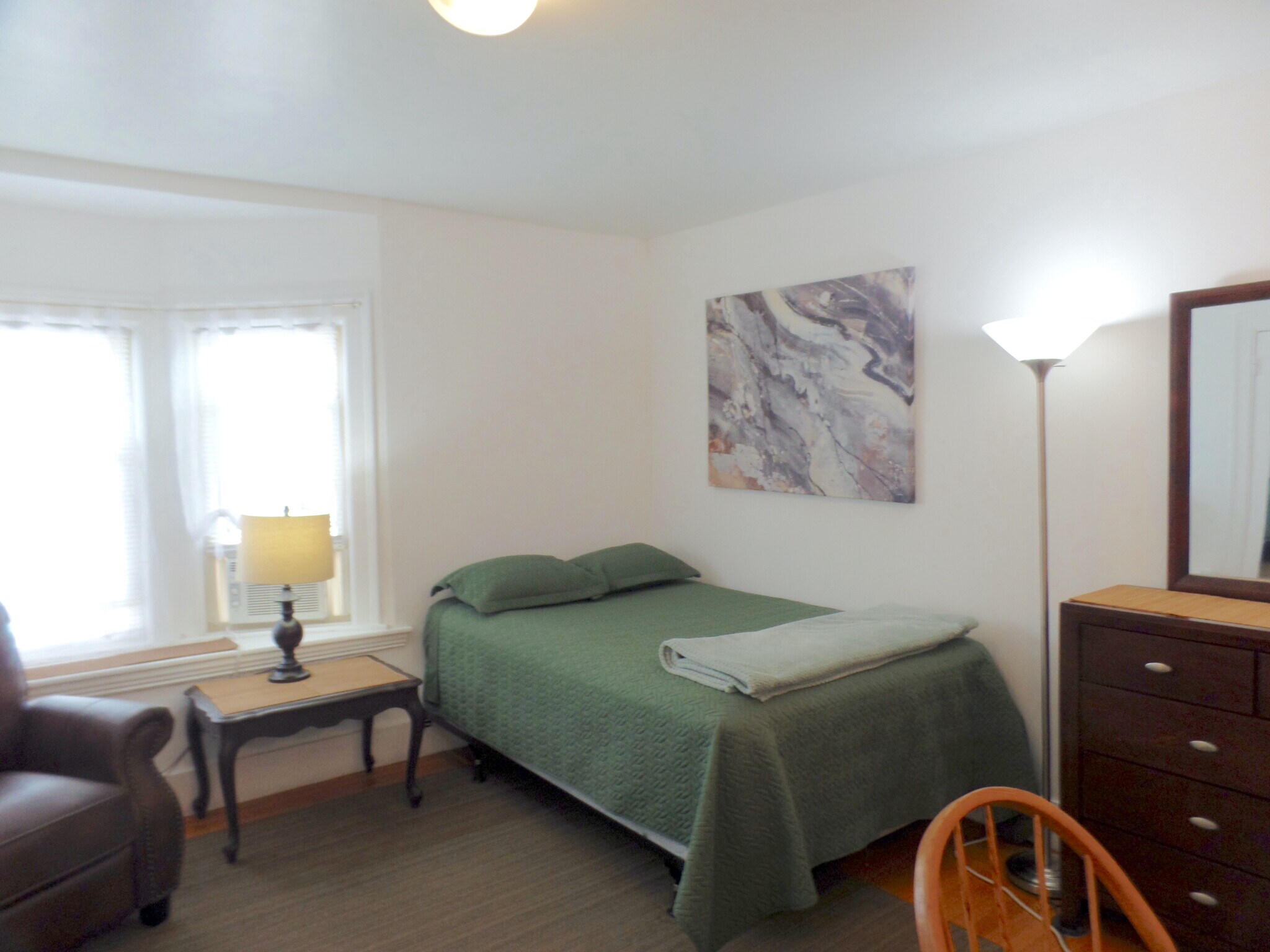 Building Photo - 34 Capen St