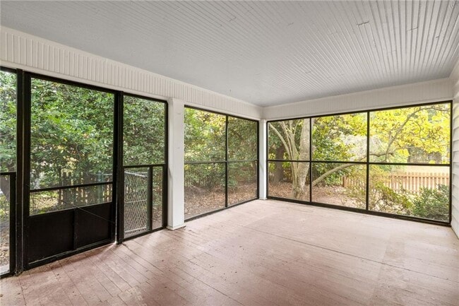 Building Photo - 5450 E Mountain St