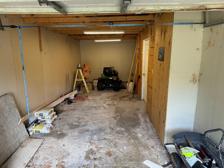 Building Photo - 410 S Main