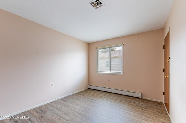 Building Photo - 202 Bonaire Dr