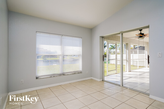 Building Photo - 1222 SW 15th St