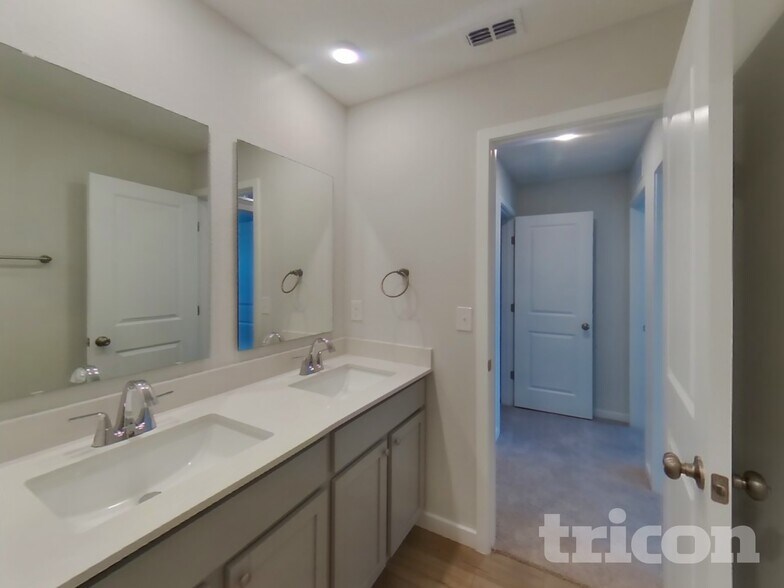 Building Photo - 56 Brazil Nut Cir