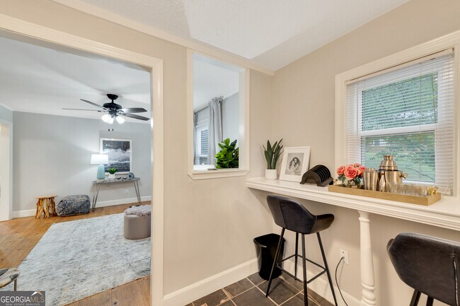 Building Photo - 192 Woods Dr NE