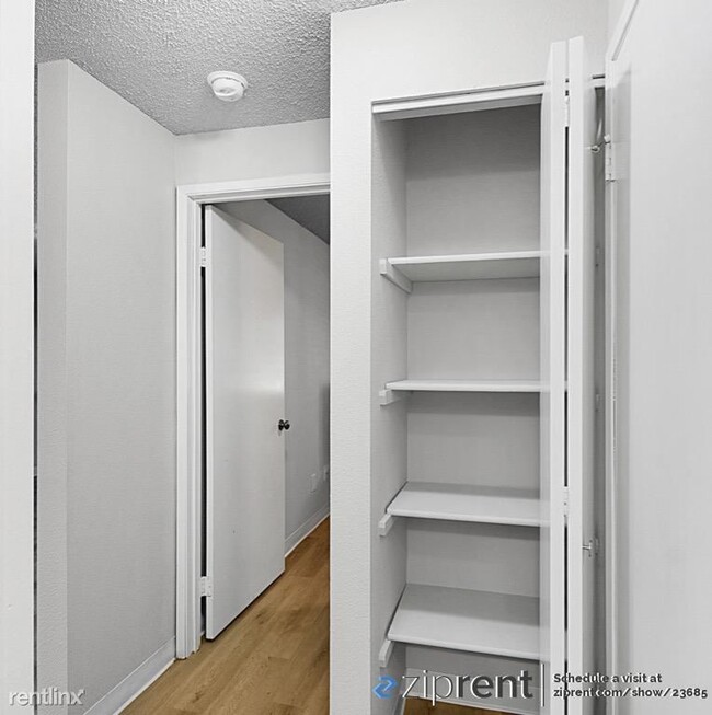 Building Photo - 1 br, 1 bath Condo - 3436 I Street Northea...