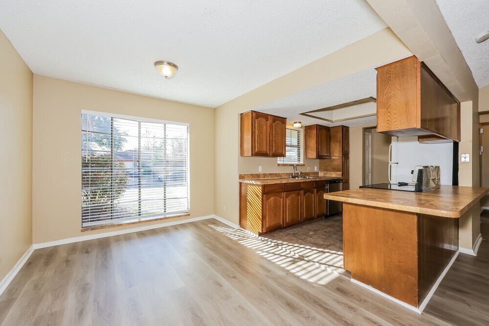 Building Photo - 1825 Prince Dr