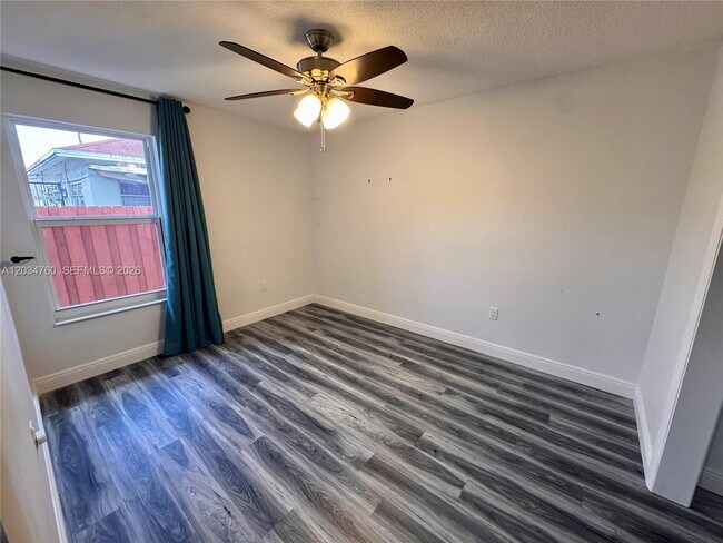 Building Photo - 1158 NW 34th Ave