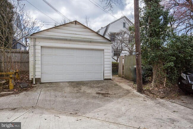 Building Photo - 3973 Harrison St NW