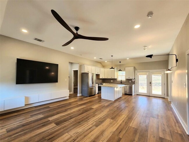 Building Photo - 137 Way Station Trail