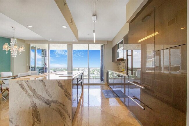 Building Photo - 3100 N Ocean Blvd