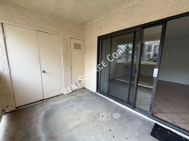 Building Photo - 2554 Olive Dr